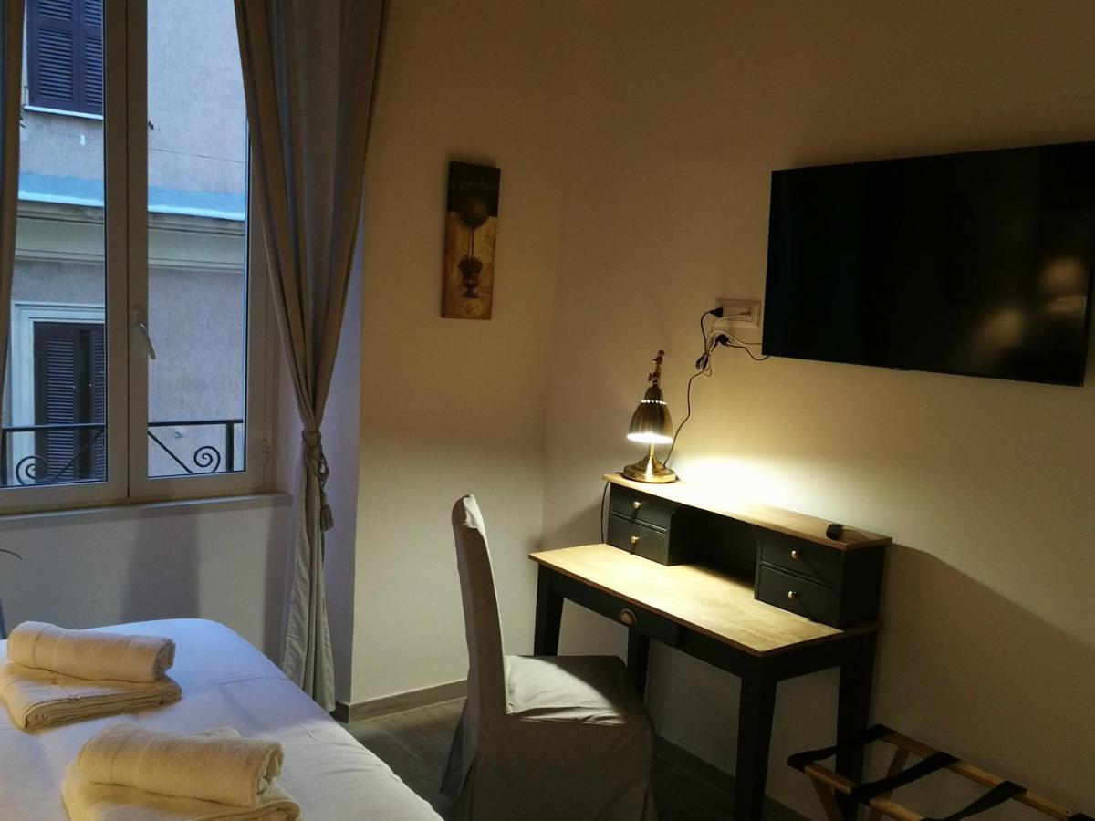 Christy Suite Elegante Appartamento Nel Centro Storico Di Anzio Exterior photo